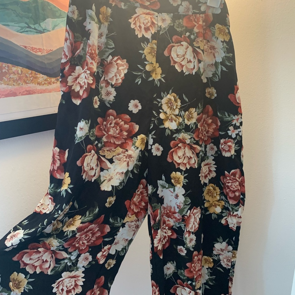 Flower pants - Picture 2 of 2